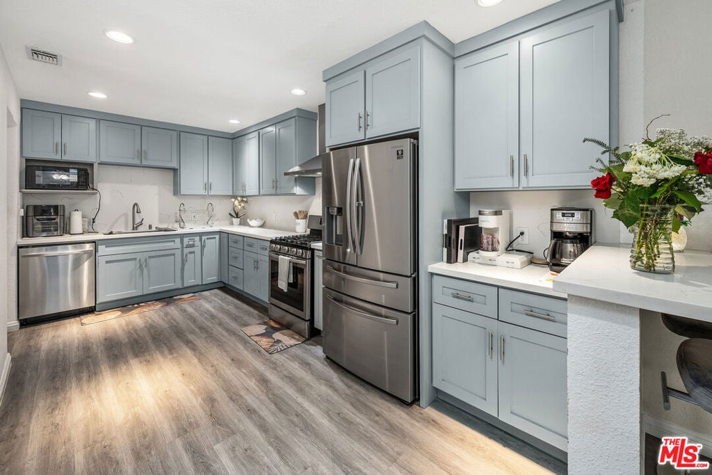 3011 Van Buren Place