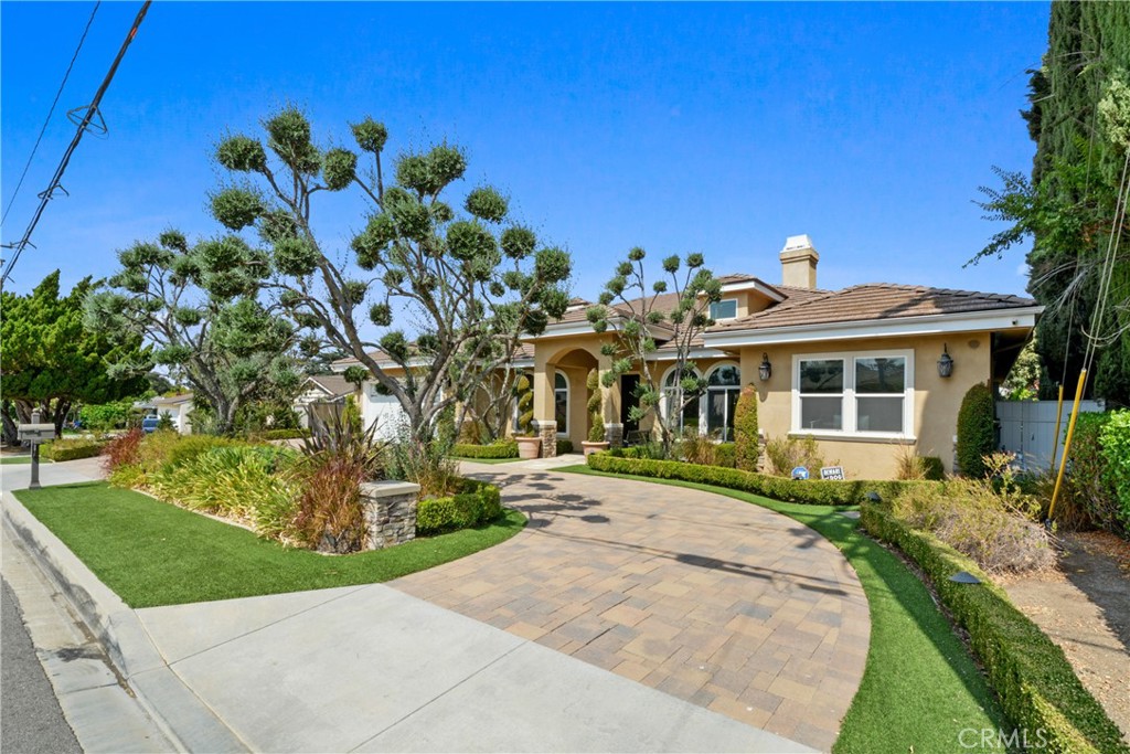 3329 E VIRGINIA Avenue