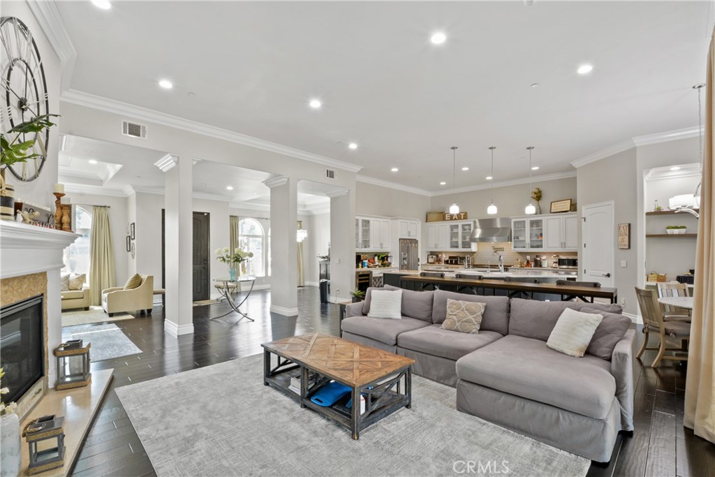 3329 E VIRGINIA Avenue