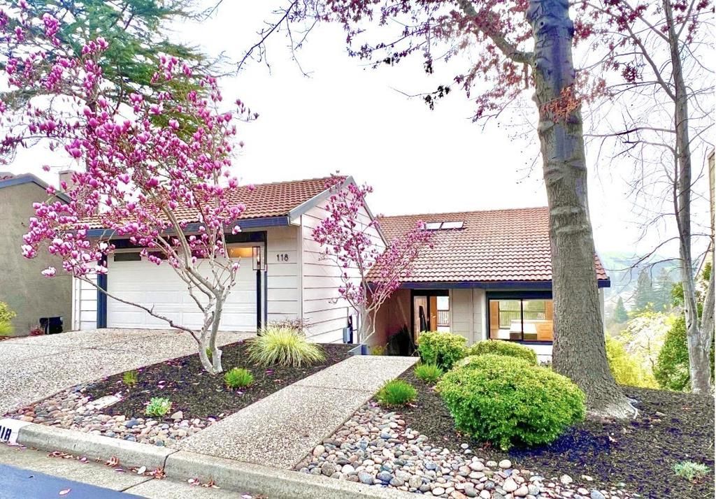 Photo of 118 Merion Terrace, Moraga, CA 94556 (MLS # ML82033788)