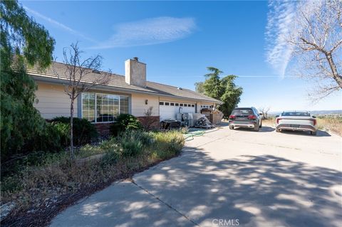 Photo of 8138 Clayvale St, Agua Dulce, CA 91390 (MLS # GD26062855)