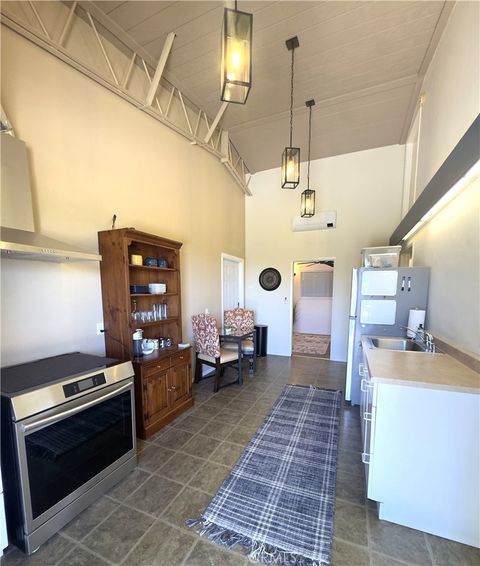 Photo of 800 Lincoln Avenue, Templeton, CA 93465 (MLS # SC26065950)