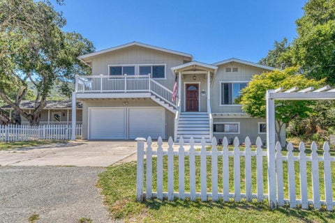 Photo of 394 Mesa Road, Salinas, CA 93908 (MLS # ML82061680)