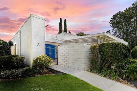 2133 A Via Puerta Laguna Woods CA 92637