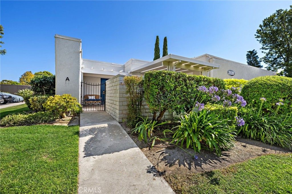 Photo of 2133 A Via Puerta, Laguna Woods, CA 92637 (MLS # OC25274695)