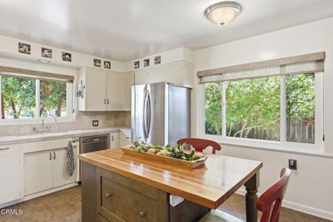 Tiny photo for 397 Palomares Avenue Avenue, Ventura, CA 93003 (MLS # V1-38653)