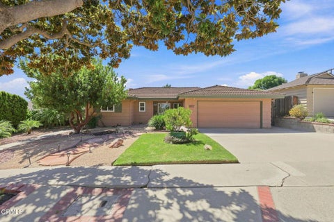 Tiny photo for 397 Palomares Avenue Avenue, Ventura, CA 93003 (MLS # V1-38653)