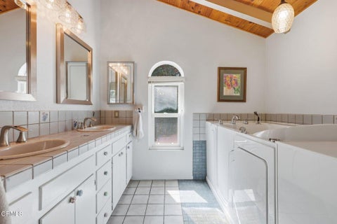 Tiny photo for 397 Palomares Avenue Avenue, Ventura, CA 93003 (MLS # V1-38653)