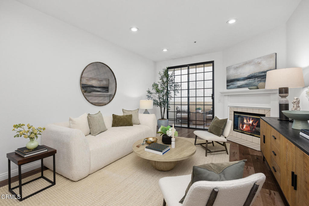 235 S Holliston Avenue 211