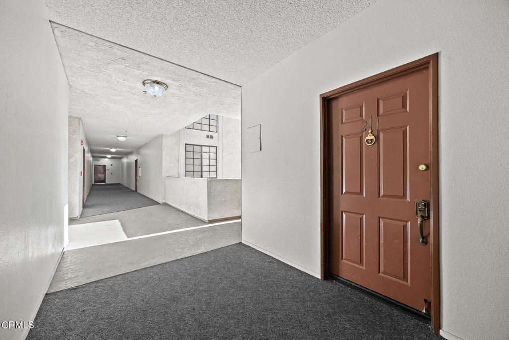 235 S Holliston Avenue 211