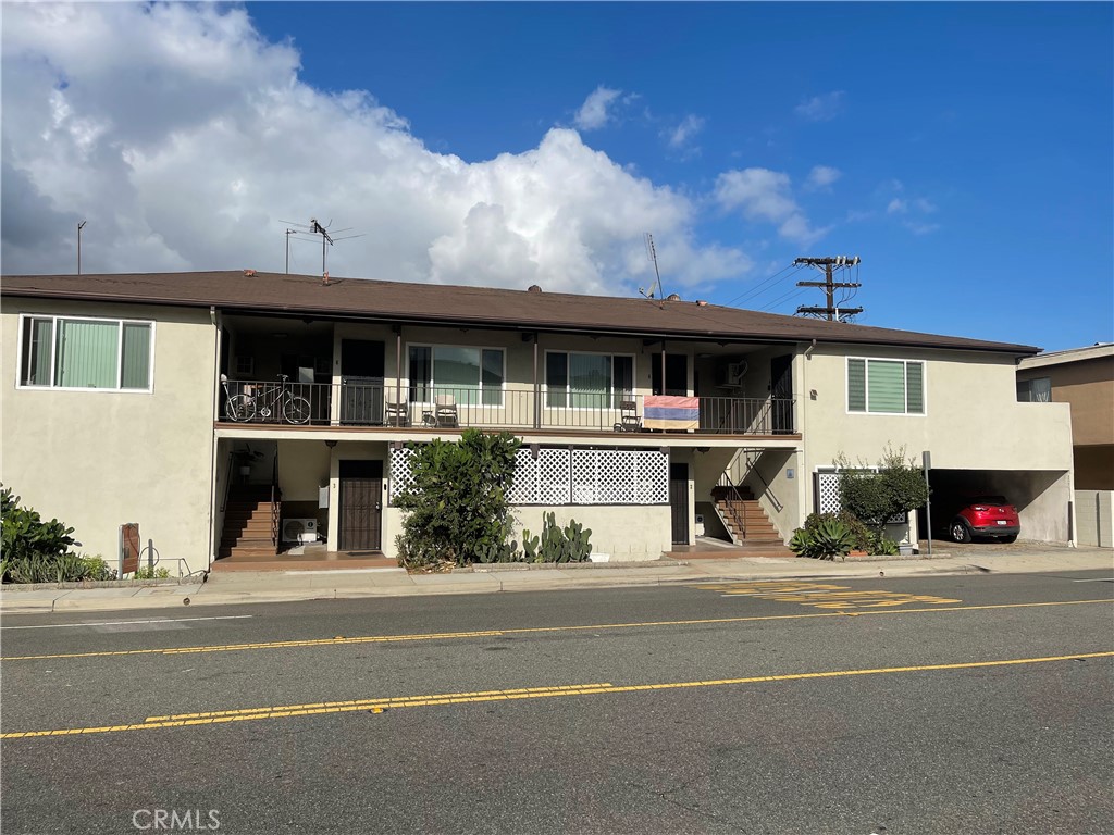 Totally remodeled Two Bedroom one bath street level unit with Private Balcony, Two car parking in center of Glendale, close to Glendale Galleria, Americana, Fwy 134 and much more