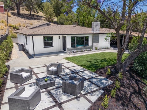 Photo of 10553 Mcbroom Street, Sunland, CA 91040 (MLS # IG26193243)