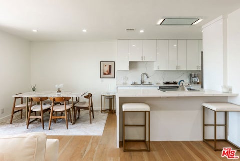 Photo of 100 S Doheny Drive #811, Los Angeles, CA 90048 (MLS # 26998565)