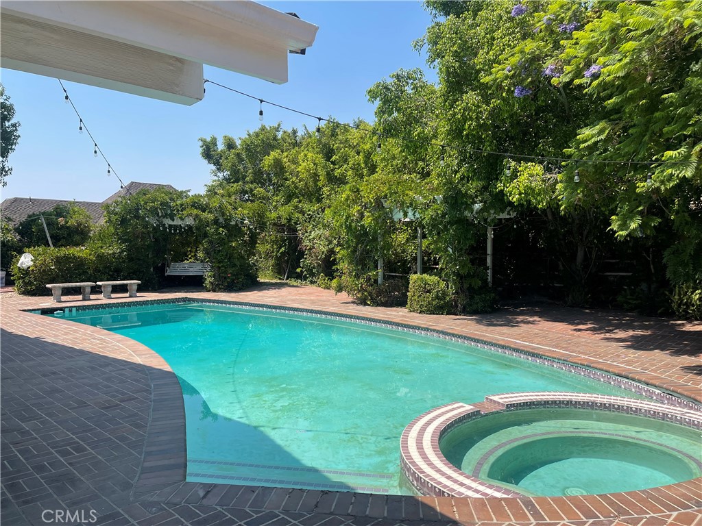 26421 Broken Bit Lane