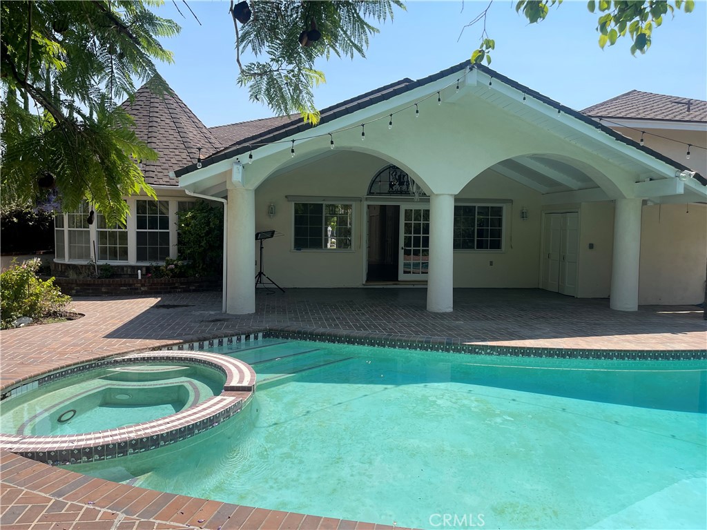 26421 Broken Bit Lane