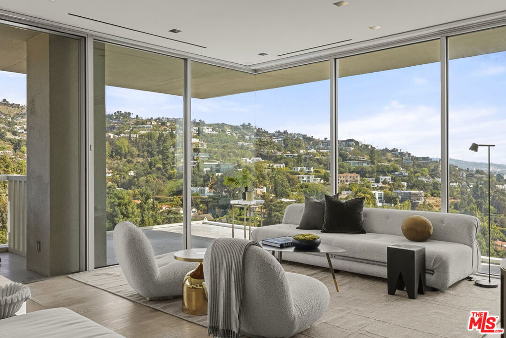 9255 Doheny Road 1805