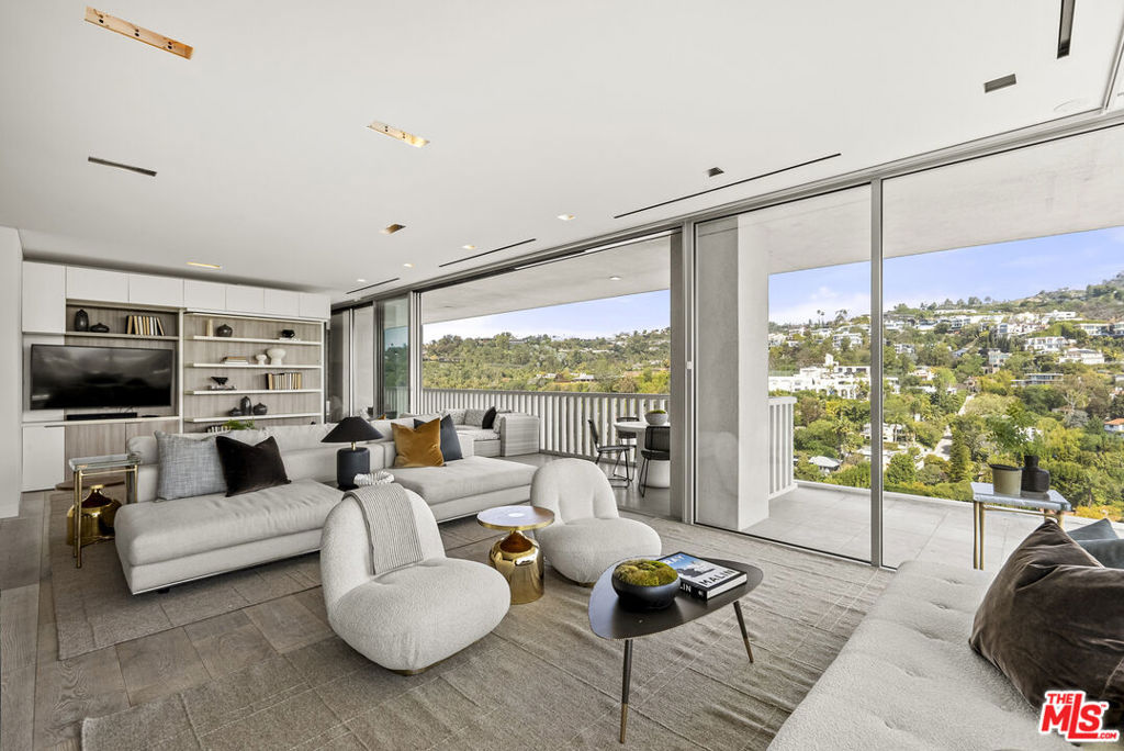 9255 Doheny Road 1805