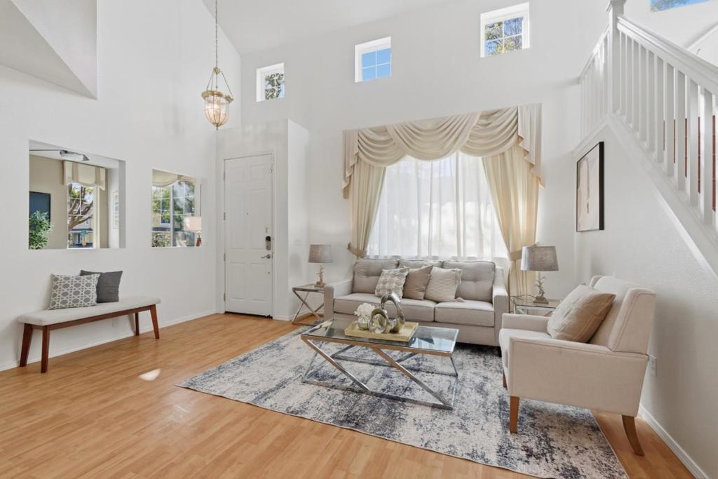 4040 Hemingway