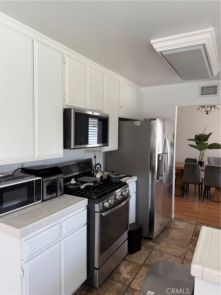 25676 Williamsburg Court