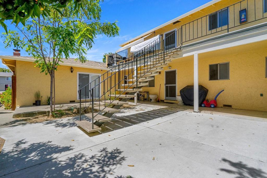 1128 Oakmont Drive
