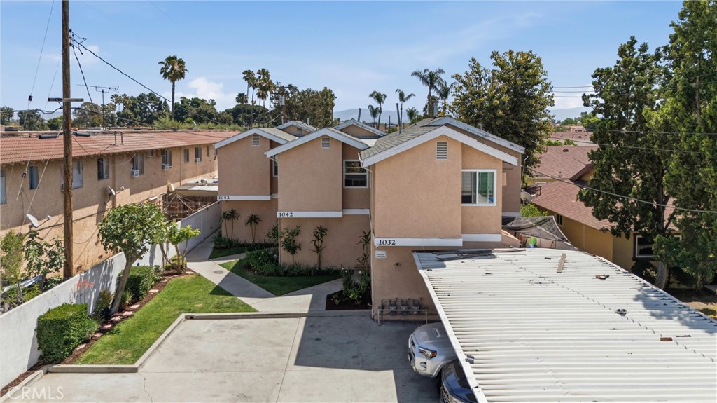 1032 N Acacia Street