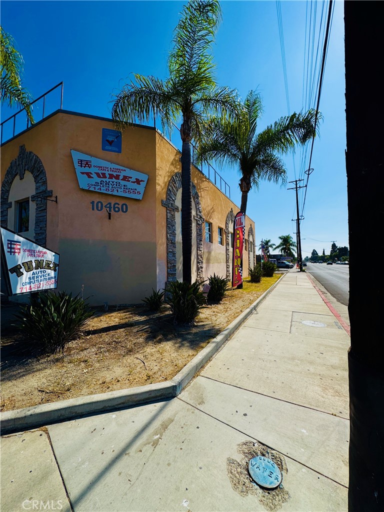 10460 Magnolia Avenue