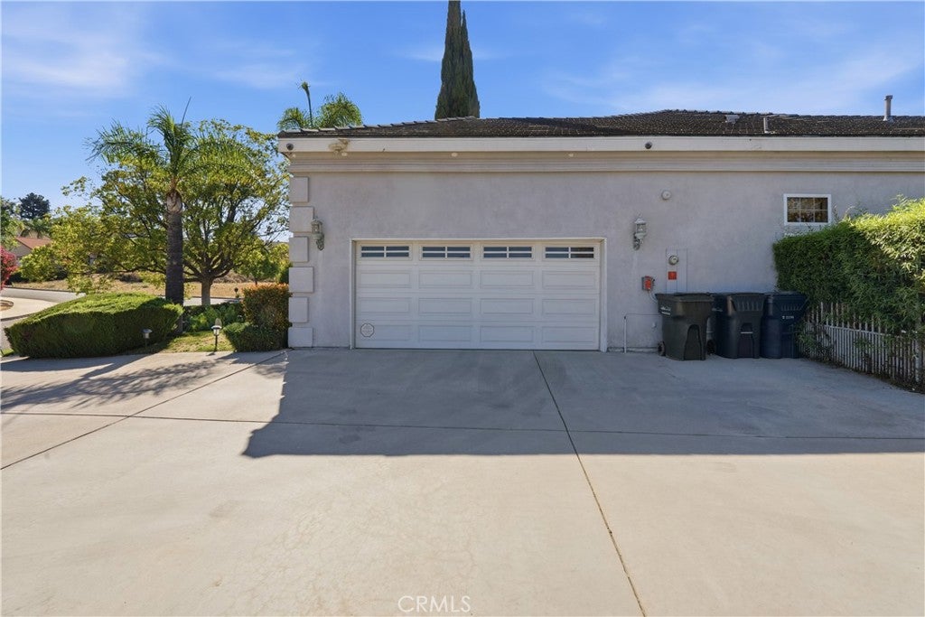 685 Bradbury