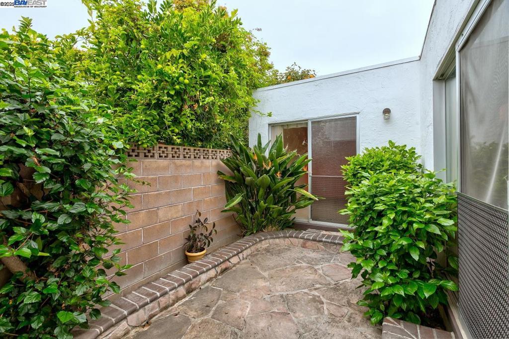 LA CASA - Residential