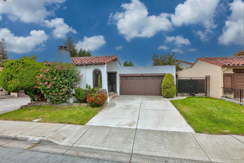 LA CASA - Residential
