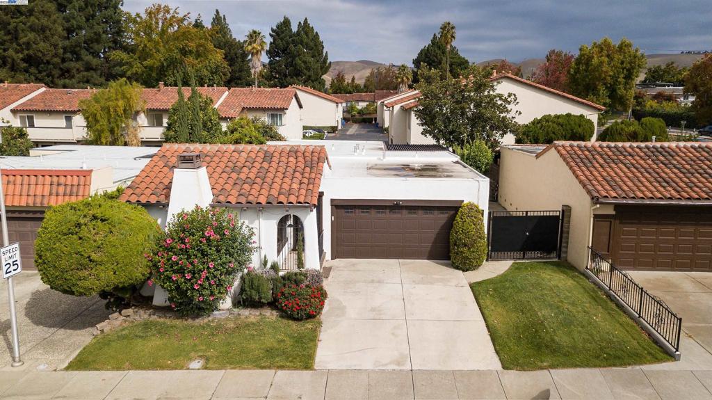 LA CASA - Residential