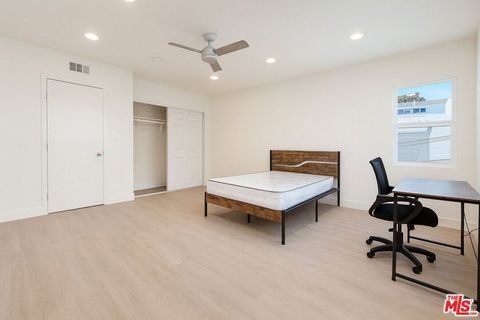 Photo of 1189 W 36th Place #2, Los Angeles, CA 90007 (MLS # 26663853)