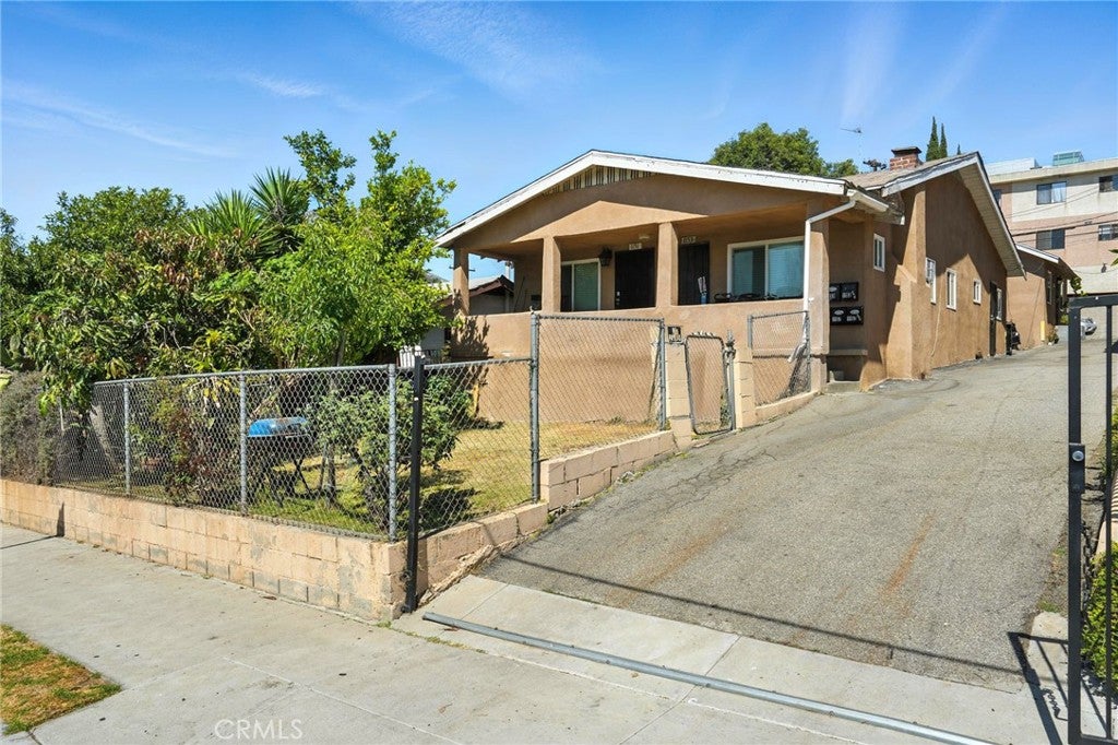 1151 1153 Cornwell Street
