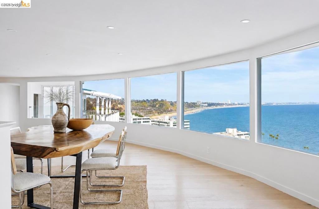 17440 Revello Dr DR, Pacific Palisades CA 90272