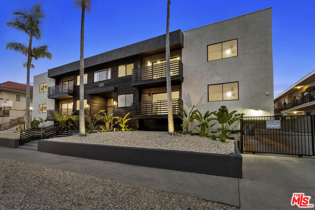 Properties 1 4938 Rosewood Avenue