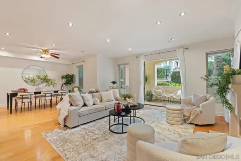 1040 Genter St Unit 103, La Jolla, CA 92037 - MLS#: 250044503SD