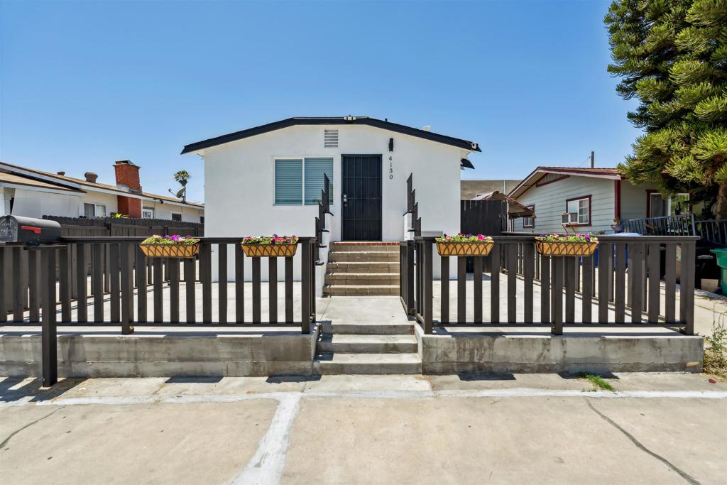 4130 Cherokee Ave – 3 Bed / 2 Bath – $3,600/month Spacious 3-bedroom, 2-bathroom home in the heart of San Diego! This unit offers a generous floor plan, updated finishes, in-unit laundry, a private outdoor area and parking for 3 vehicles. Conveniently located near shops, restaurants, and easy freeway access. Perfect for families or roommates! Pets are allowed and security deposit is 1 month rent's amount.