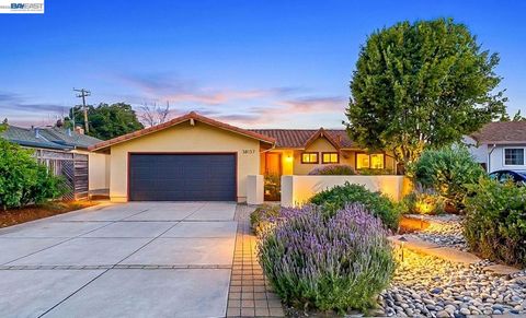 Photo of 38157 Parkmont Dr Dr, Fremont, CA 94536 (MLS # 41127019)