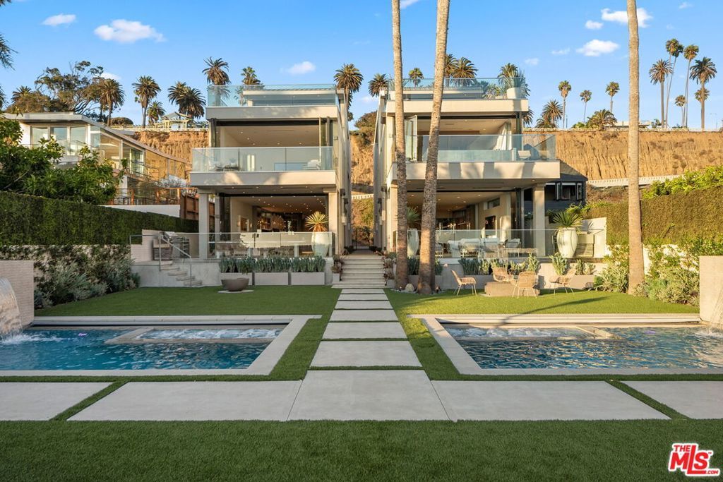 Photo of 938 -940 Palisades Beach Road, Santa Monica, CA 90403 (MLS # 25595241)