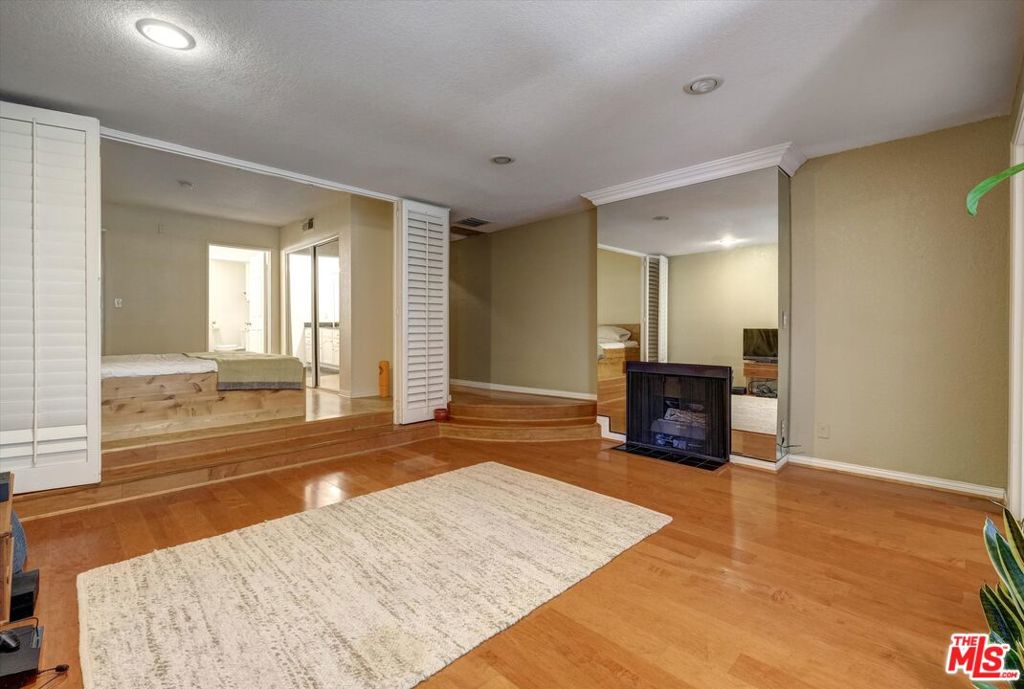 1355 N Sierra Bonita Avenue 411