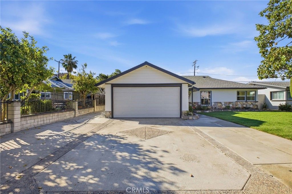 Photo of 1316 W Beacon Avenue, Anaheim, CA 92802 (MLS # PW26053788)