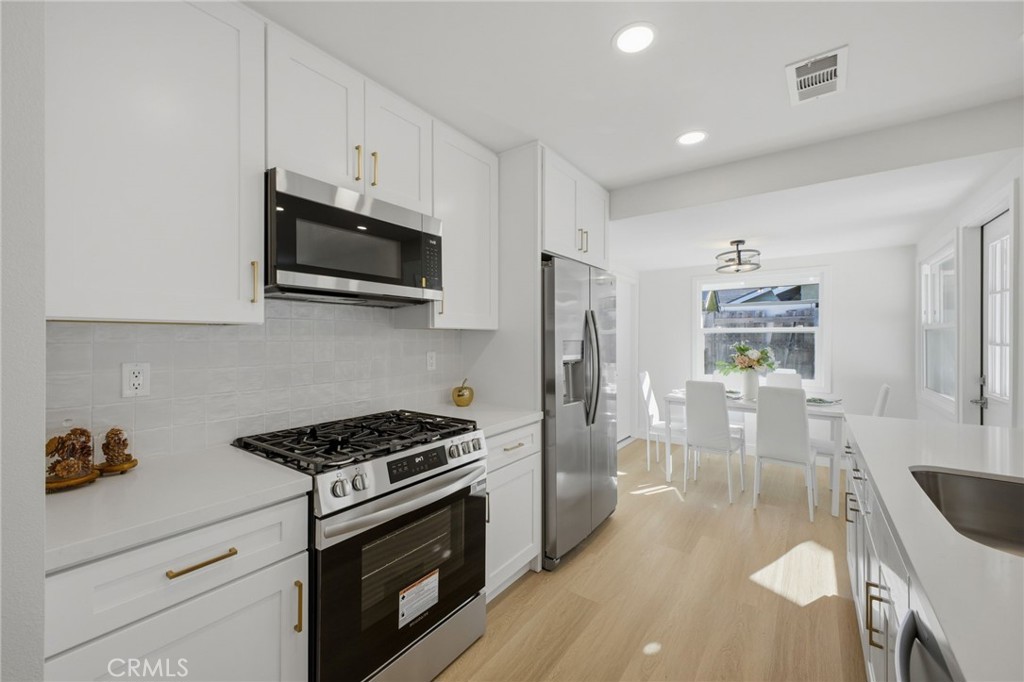 1316 W Beacon Avenue