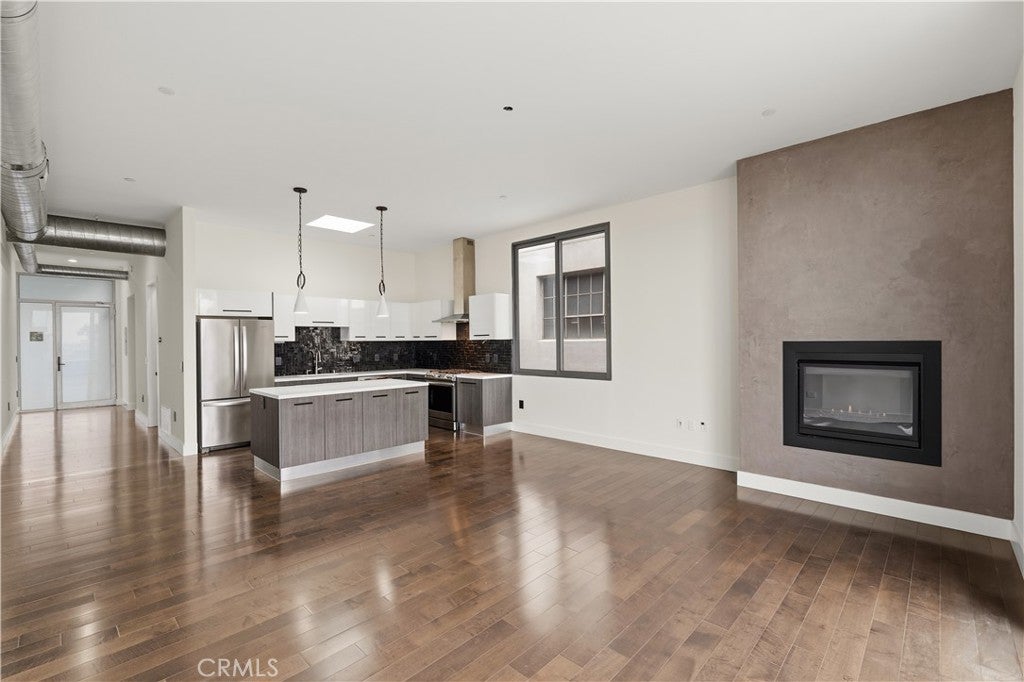 433 Pine 408