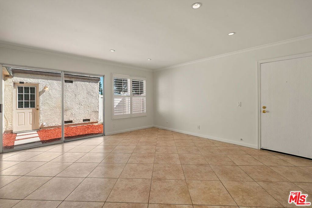 6521 Wystone Avenue 1