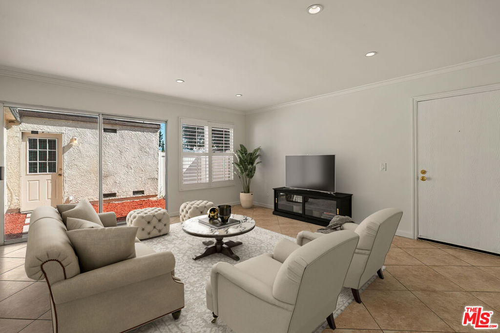 6521 Wystone Avenue 1