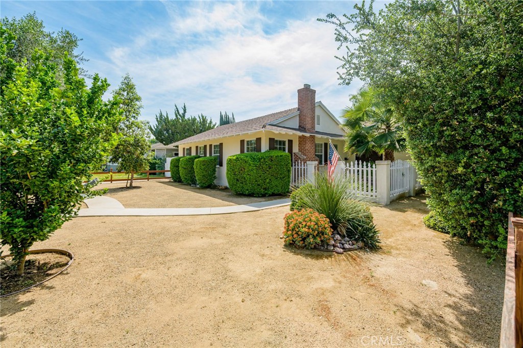 17256 Lemay