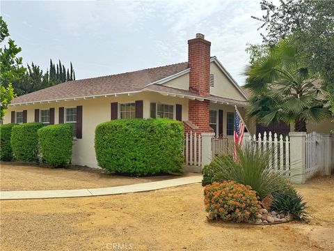 Photo of 17256 Lemay St, Lake Balboa, CA 91406 (MLS # SR26068502)