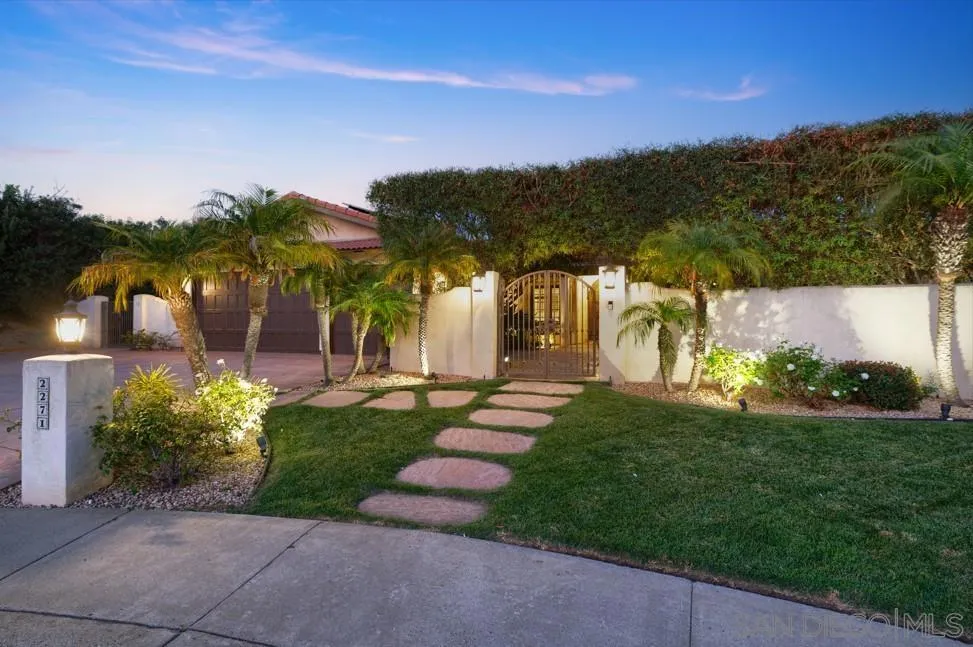 La Jolla, California 92037, United States, 4 Bedrooms Bedrooms, ,3 BathroomsBathrooms,Residential,Active,232657