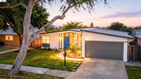 Photo of 430 Dutchess Ln Ln, Hayward, CA 94544 (MLS # 41137129)