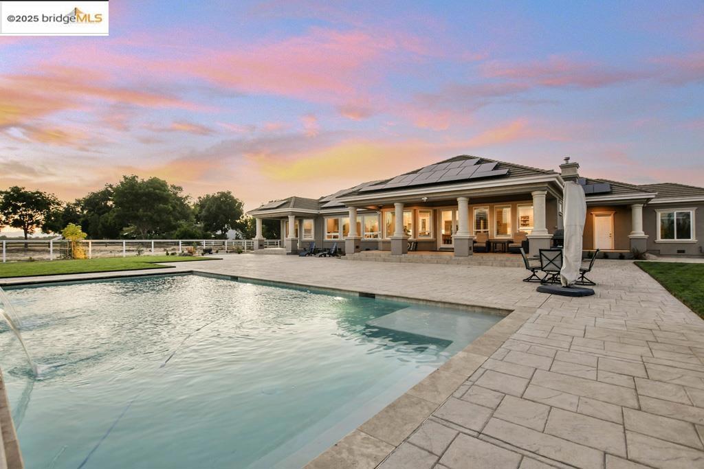 430 Ellisa Ln
