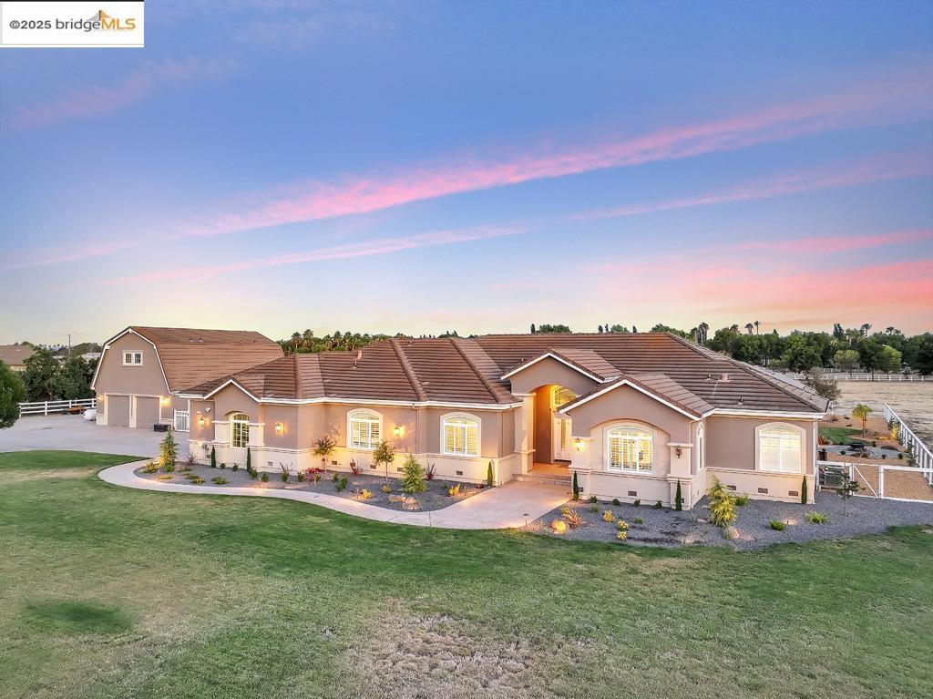 430 Ellisa Ln